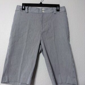 Woman’s Lauren Ralph Lauren Seersucker Blue White Pinstriped Flat Walking Shorts